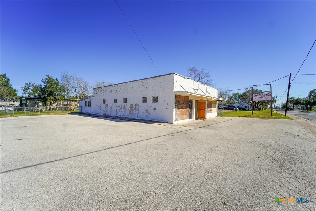 main property photo 18