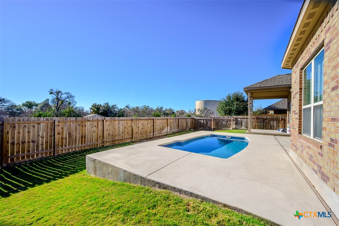 main property photo 16