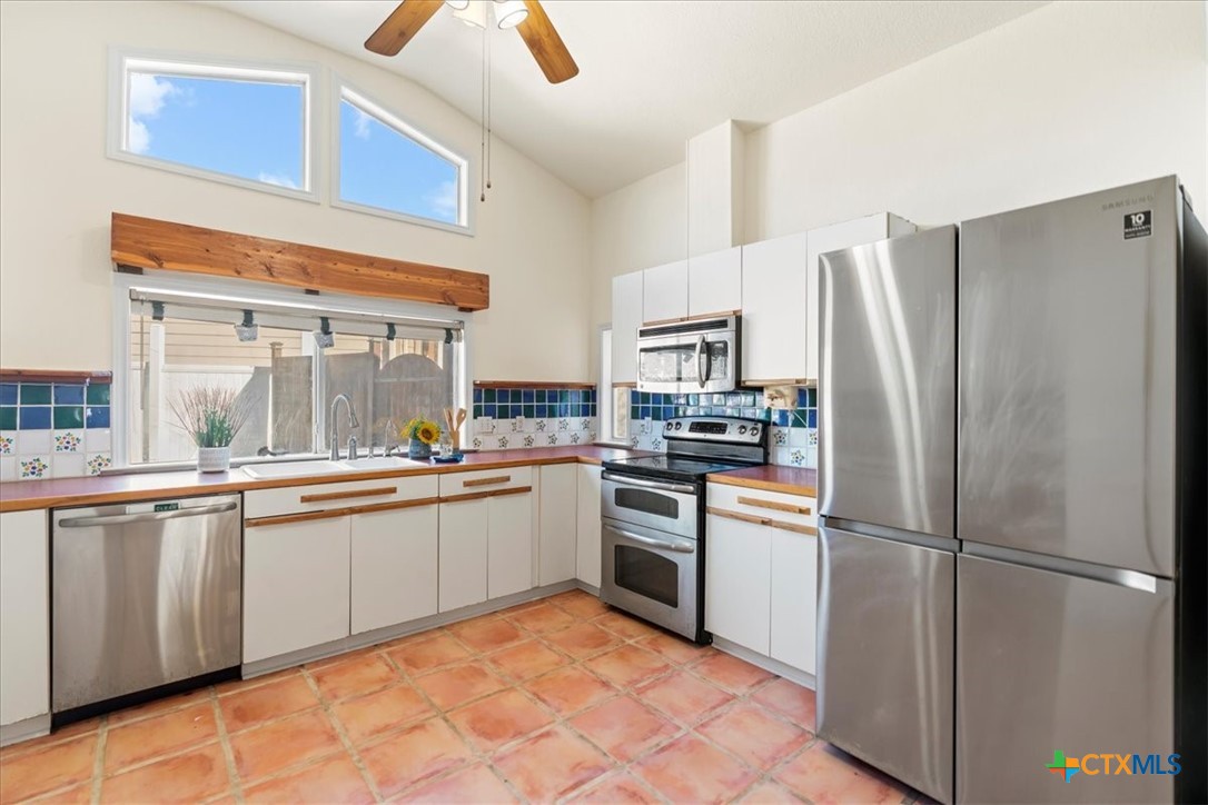 main property photo 15