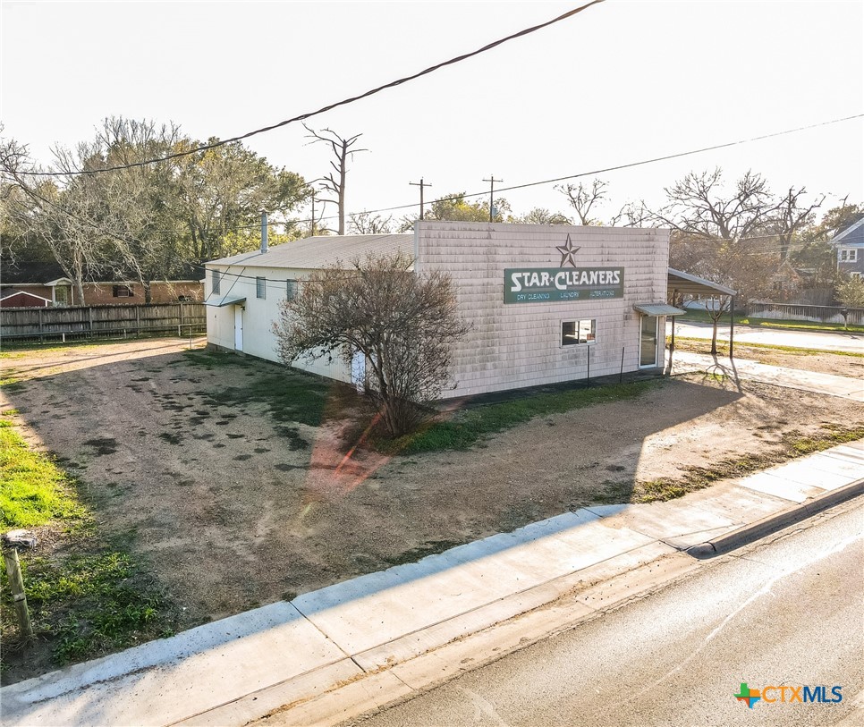 main property photo 28