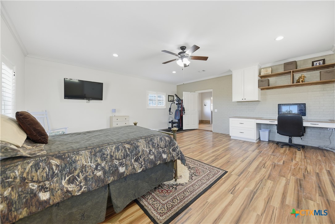 main property photo 23