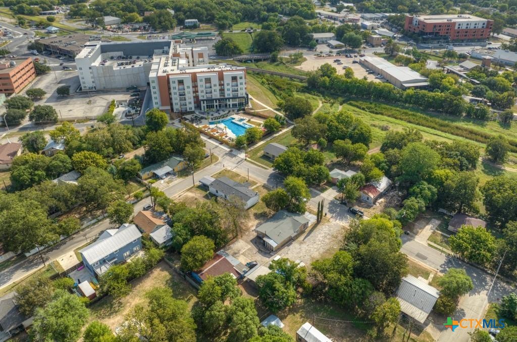 main property photo 30