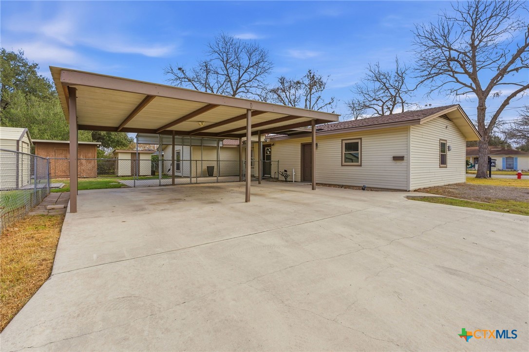 main property photo 32