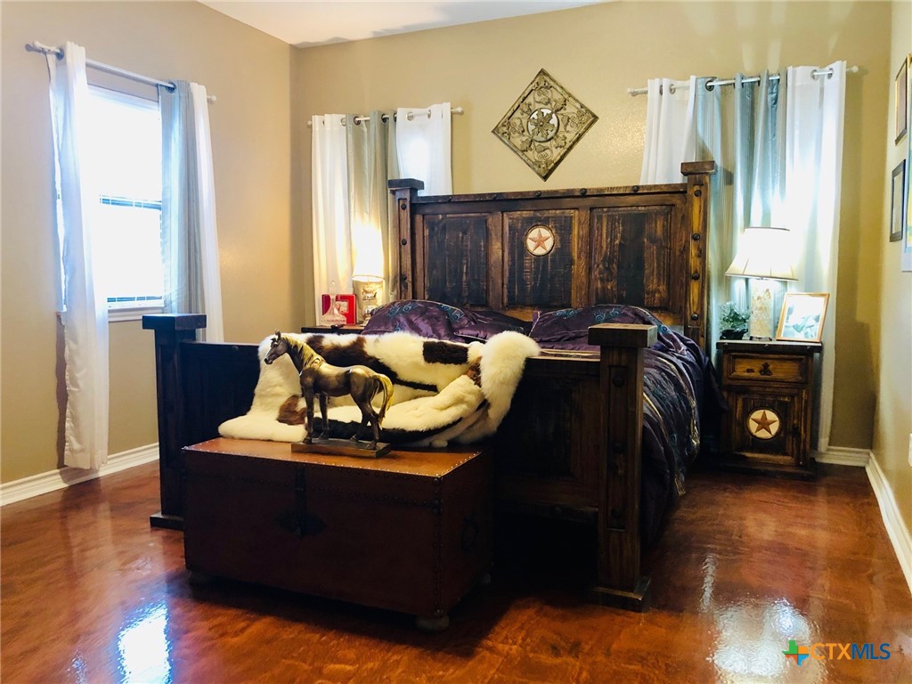 main property photo 10
