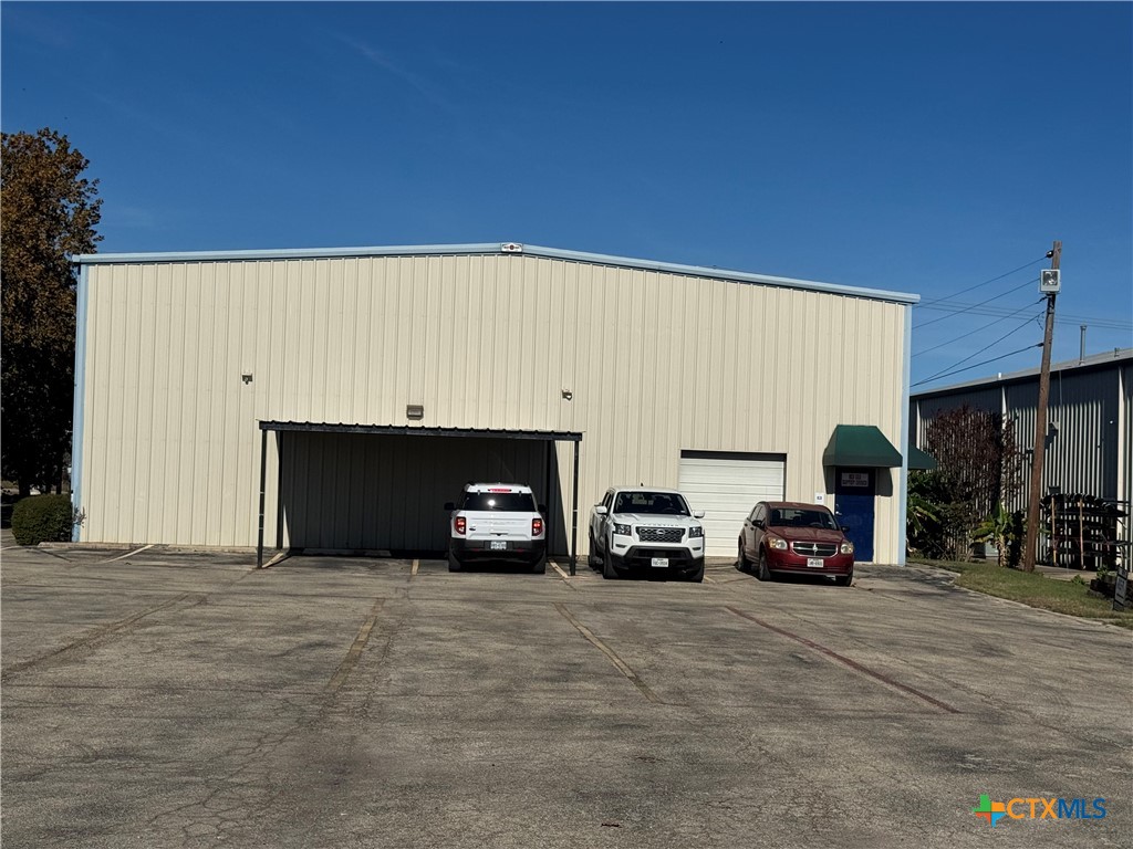 main property photo 14