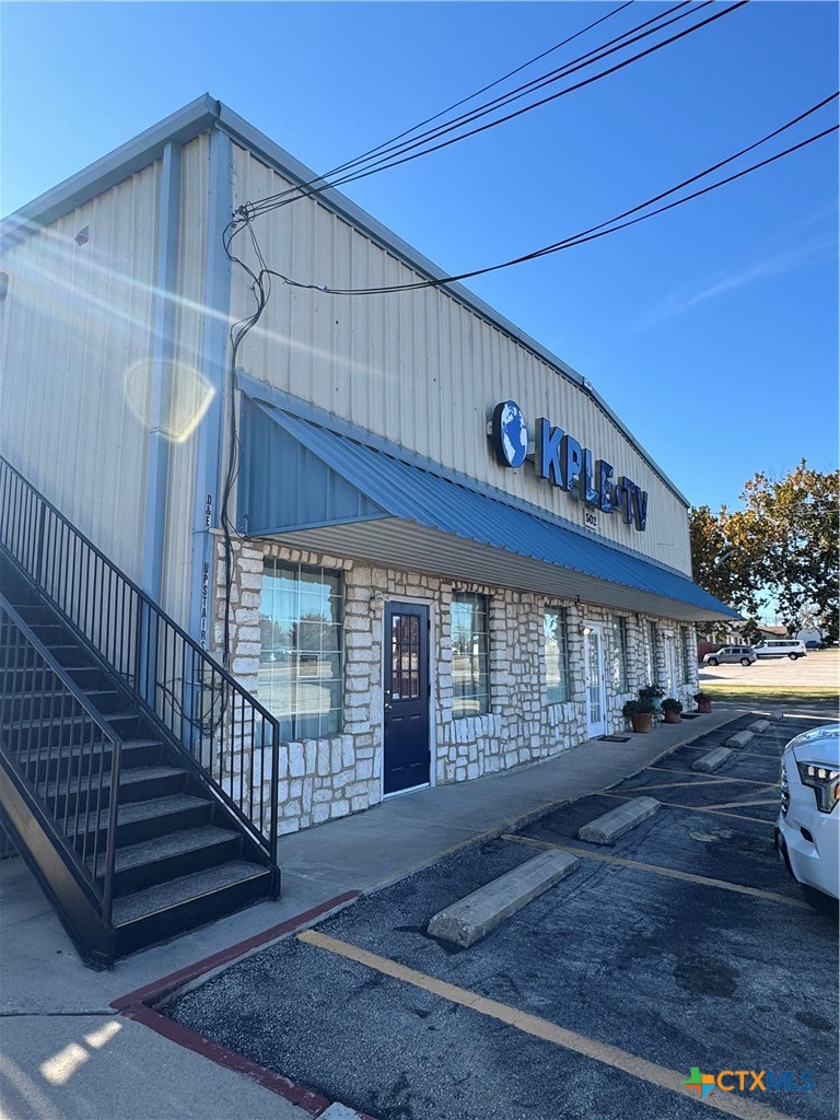 main property photo 17