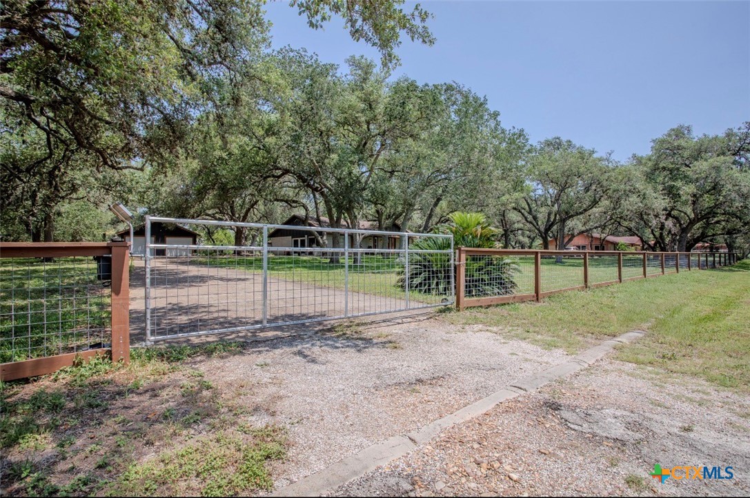 main property photo 28