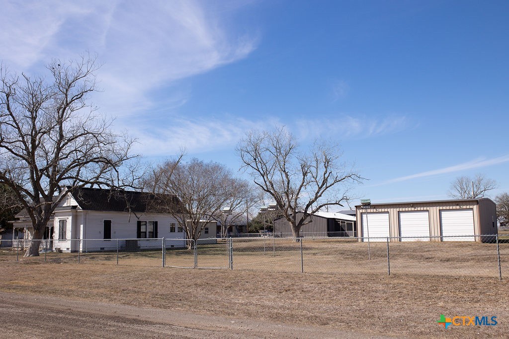 main property photo 7
