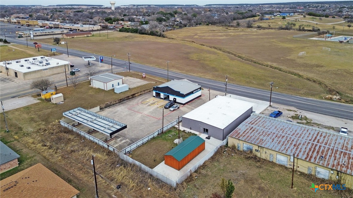 main property photo 6