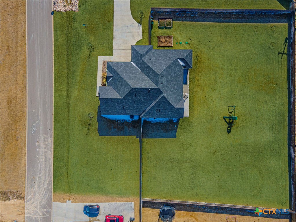 main property photo 37