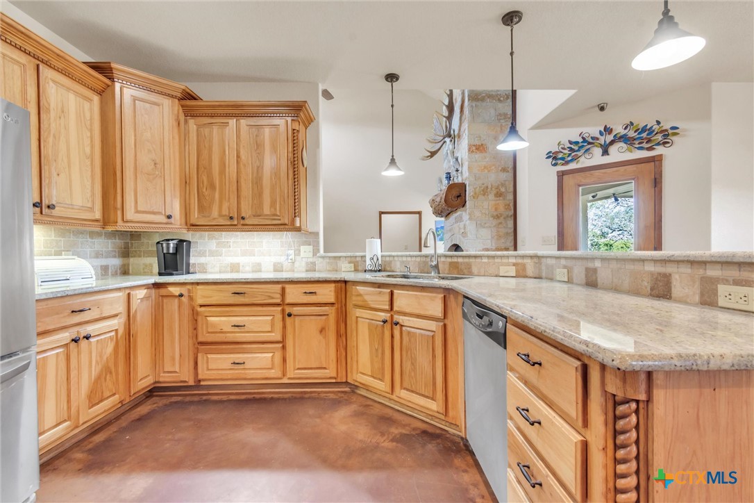 main property photo 10