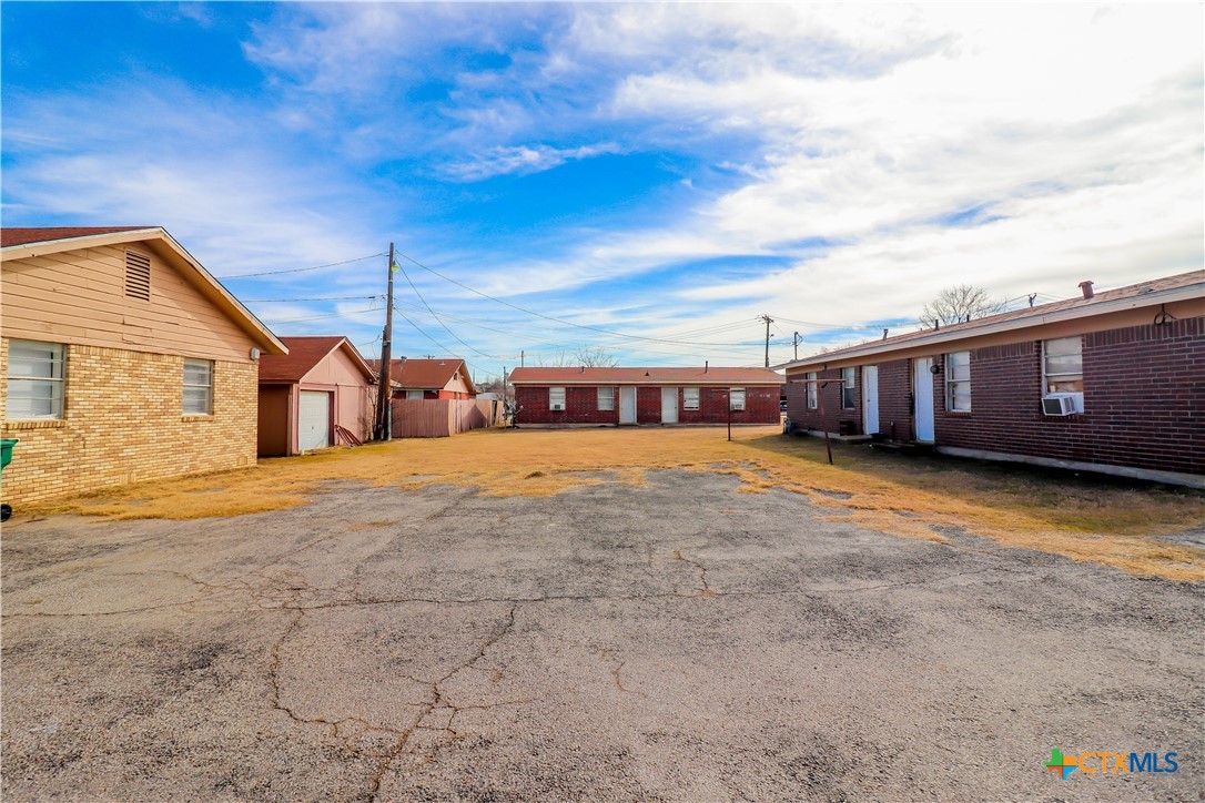 main property photo 28