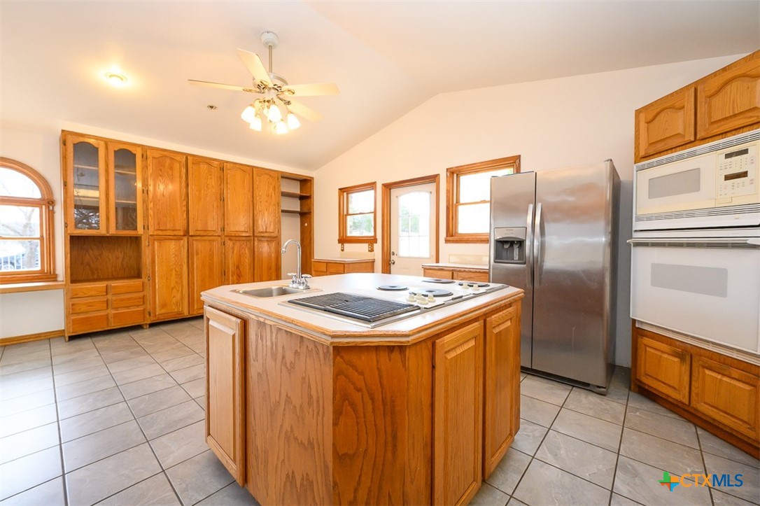 main property photo 19