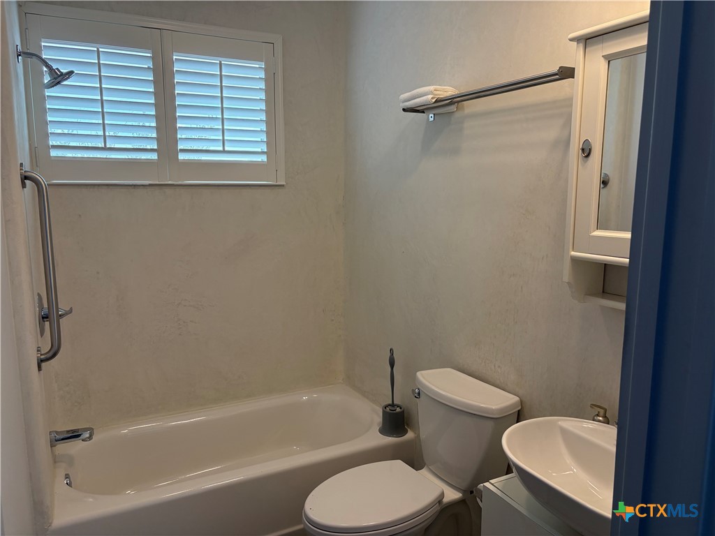 main property photo 12