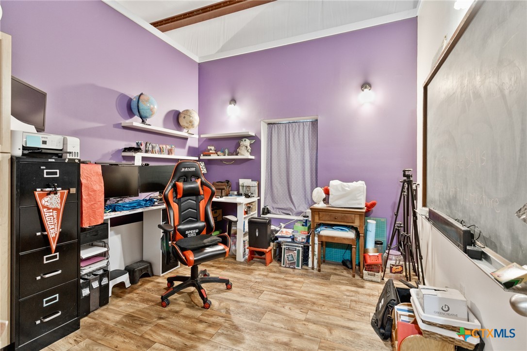 main property photo 16