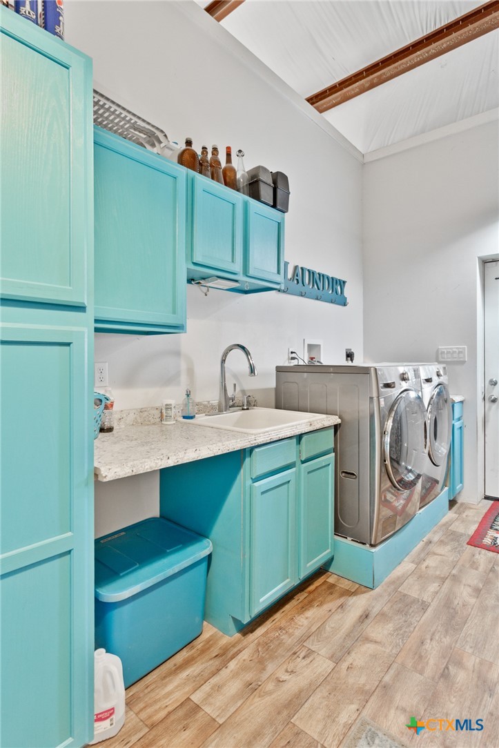 main property photo 9