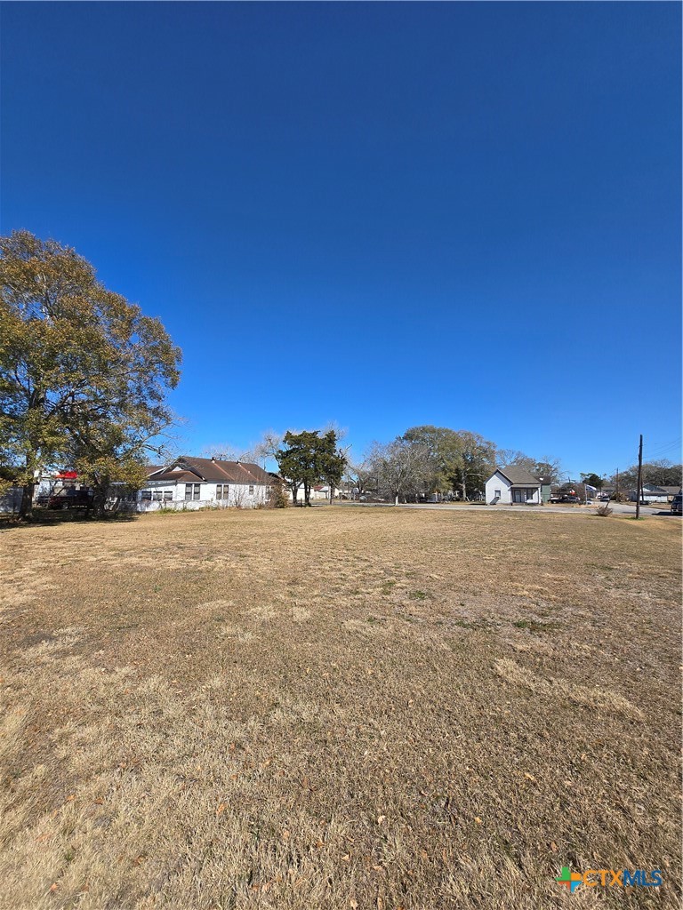 main property photo 10