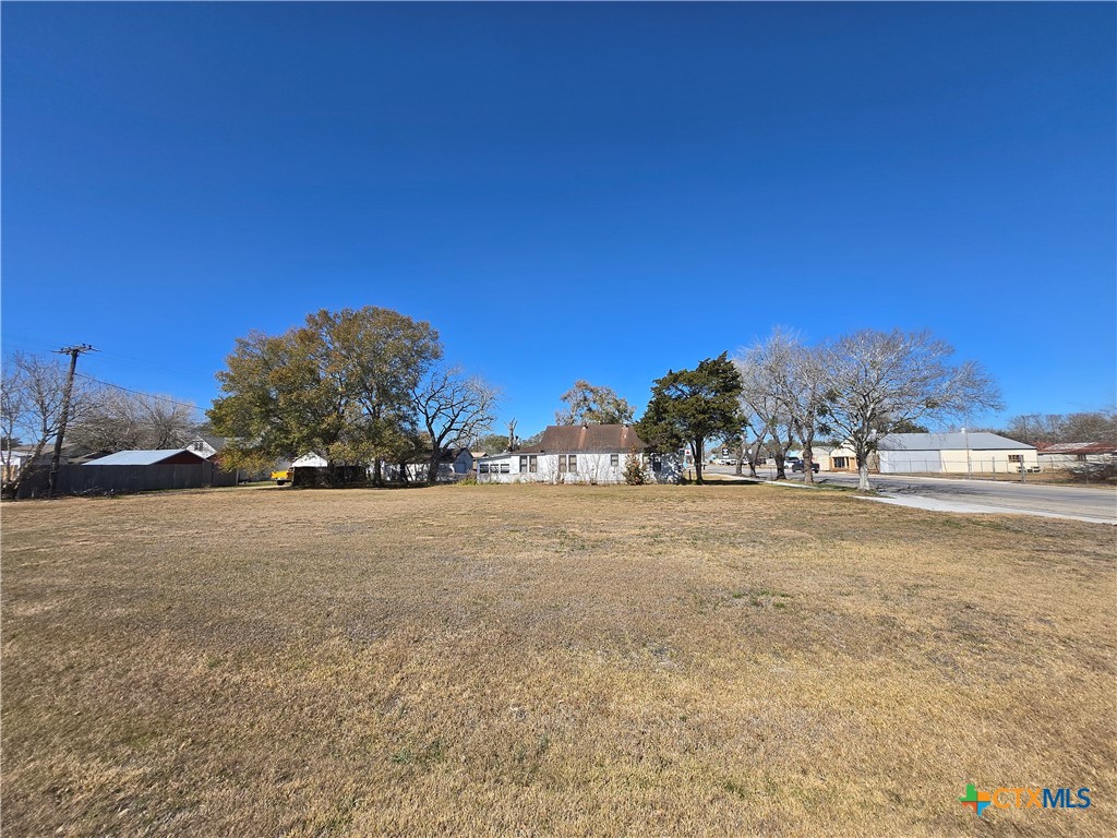 main property photo 11