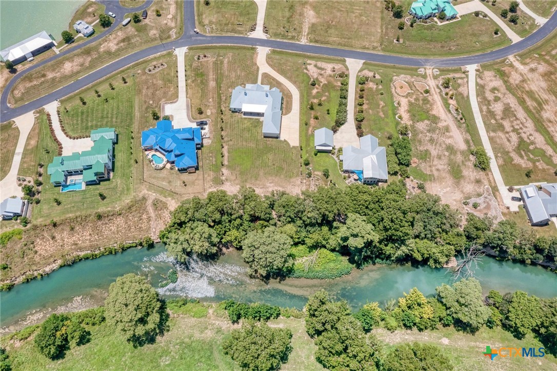 main property photo 10