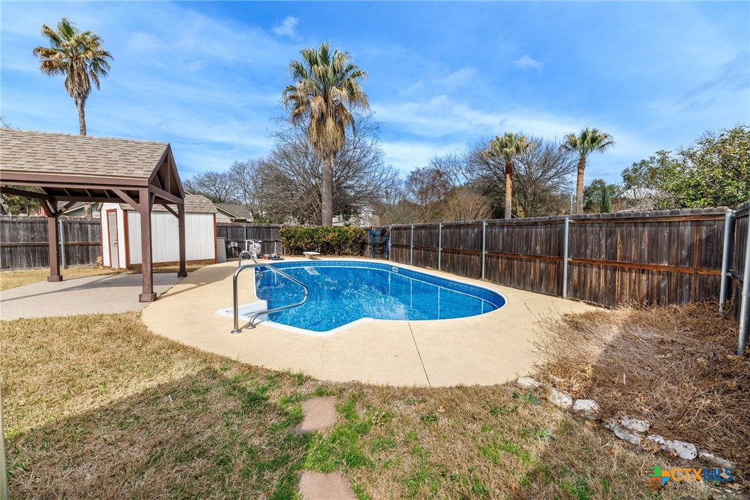 main property photo 41