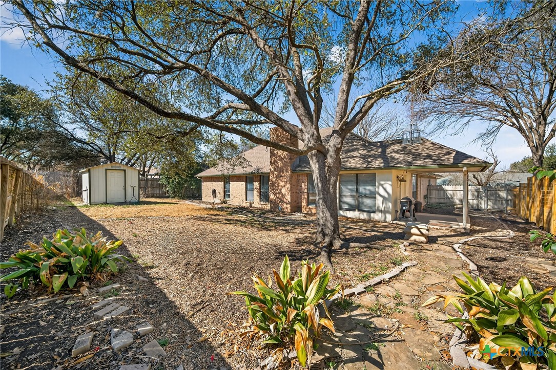 main property photo 28