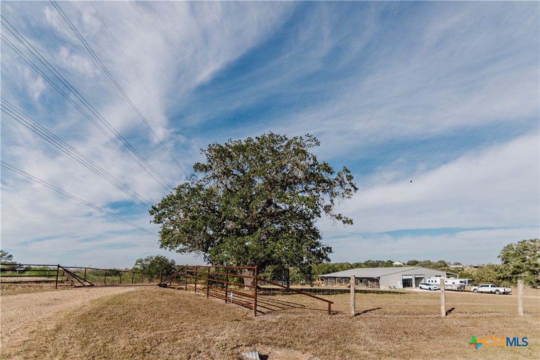 main property photo 40