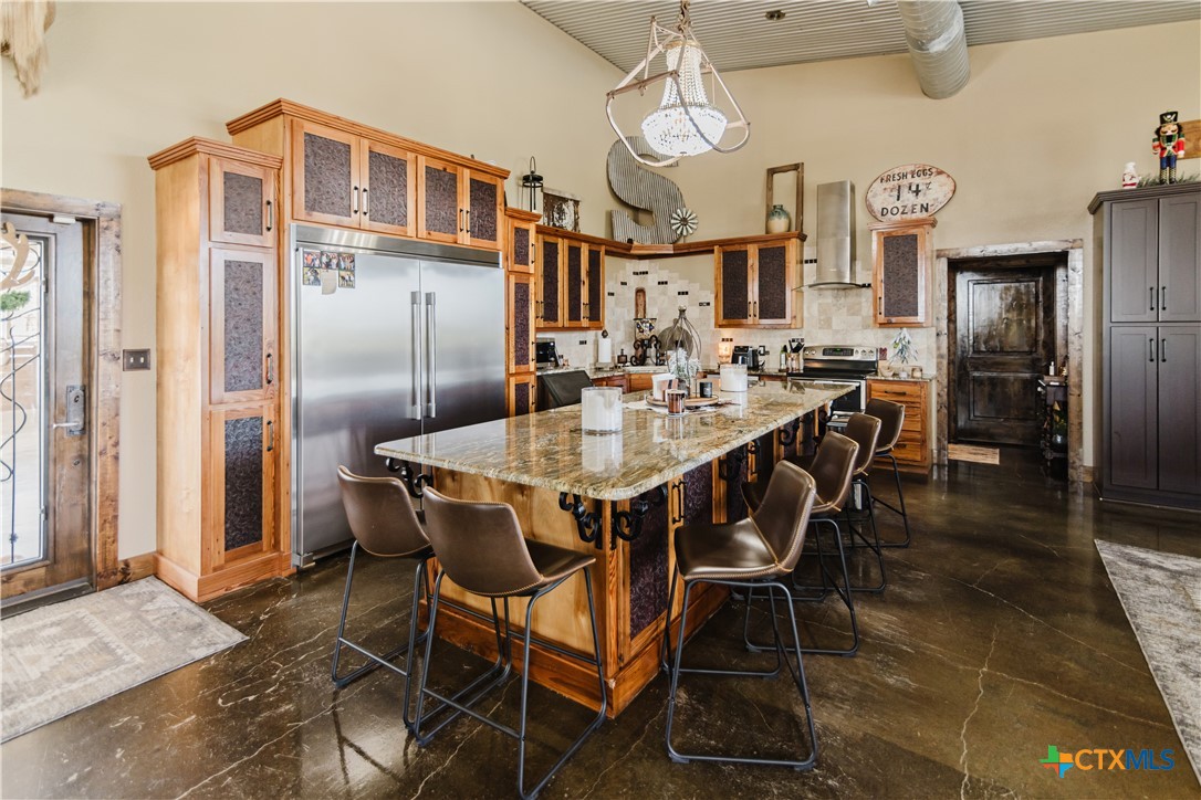 main property photo 6