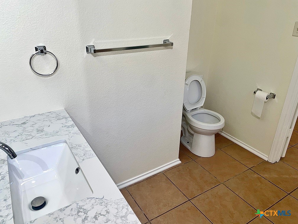 main property photo 16