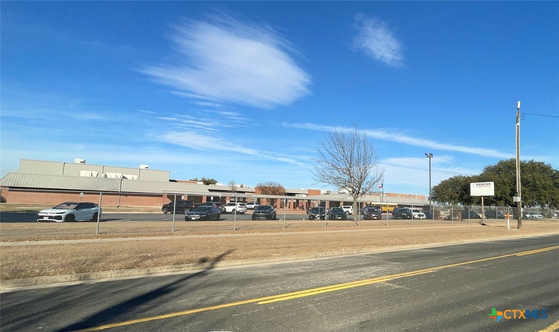 main property photo 30