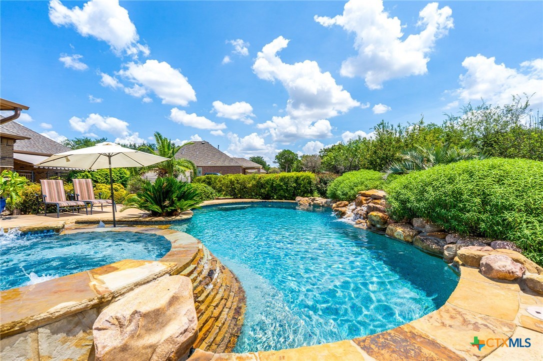 main property photo 24
