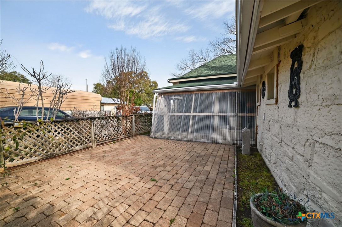main property photo 30
