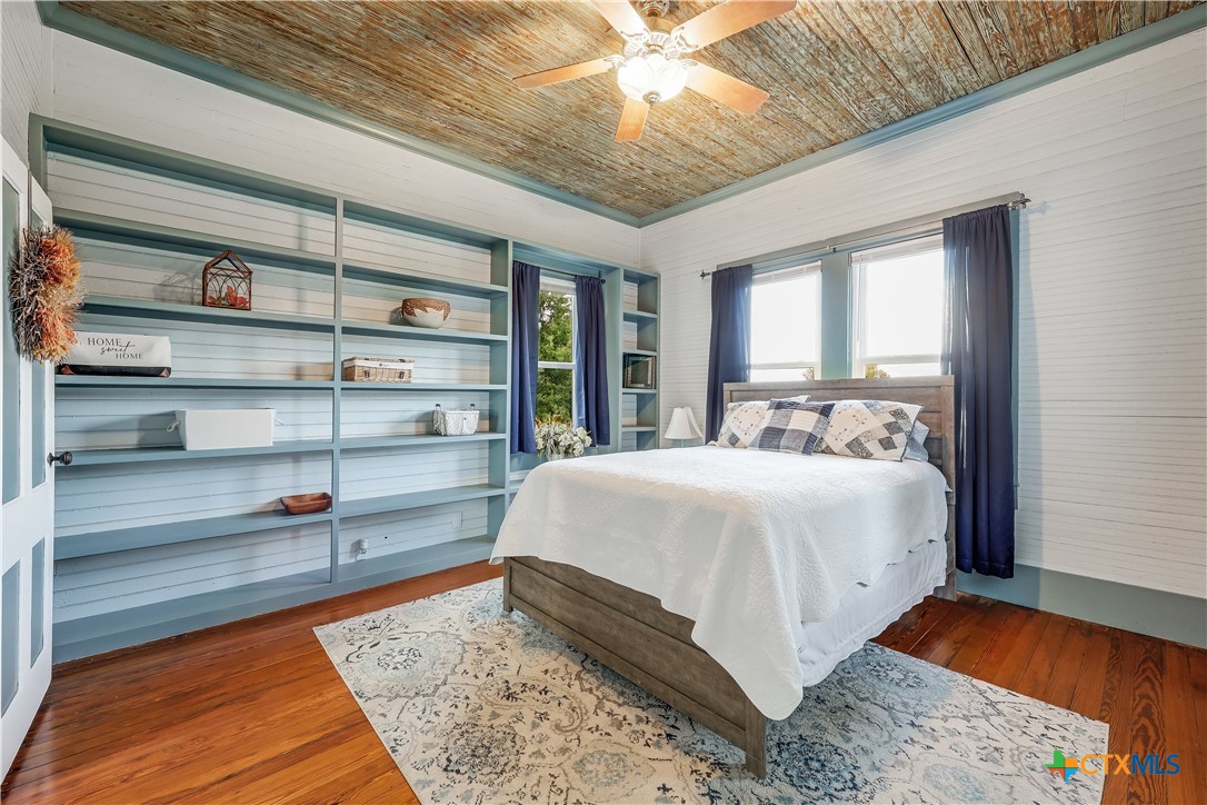 main property photo 18