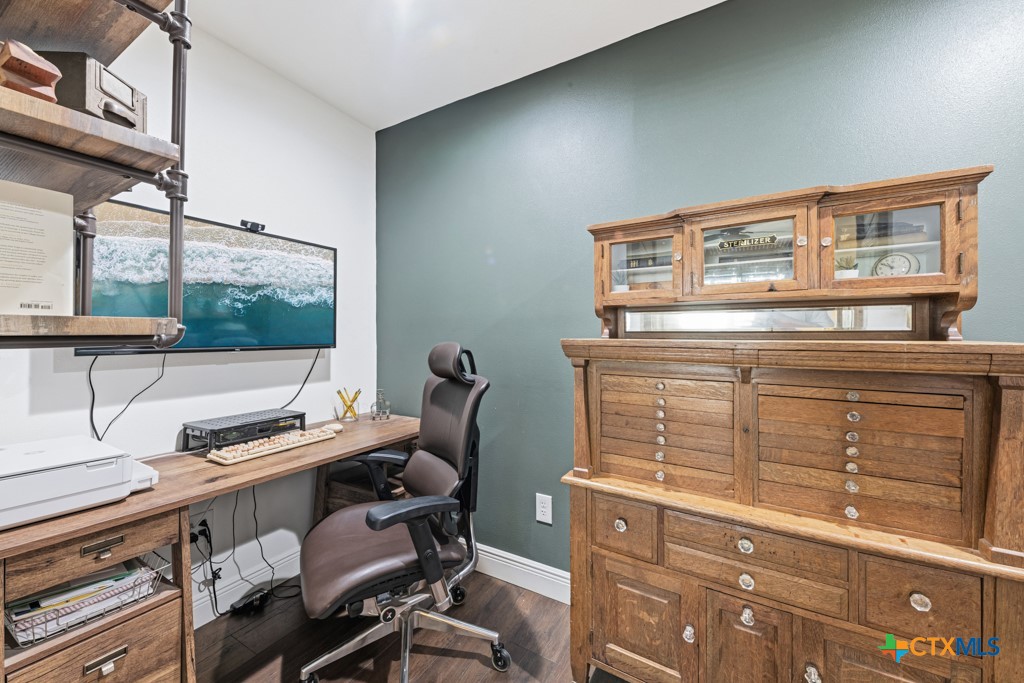main property photo 11