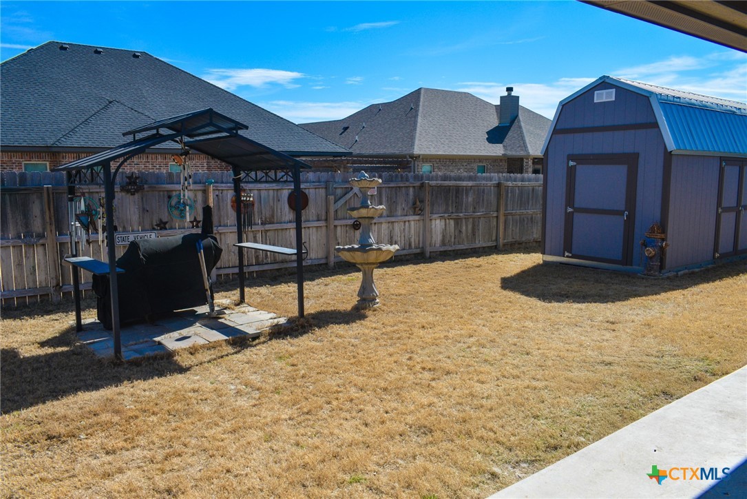 main property photo 14