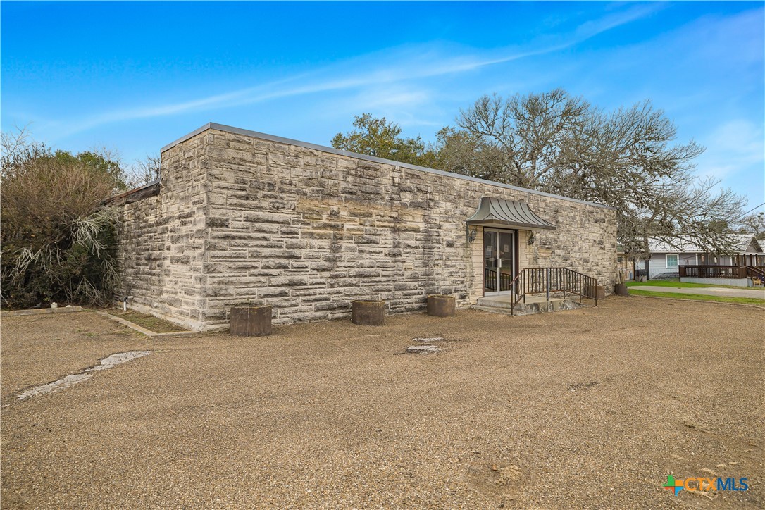 main property photo 32