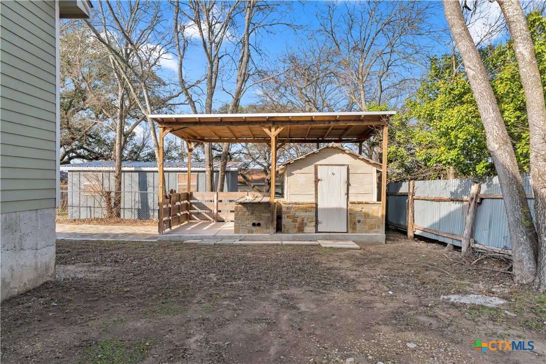 main property photo 28
