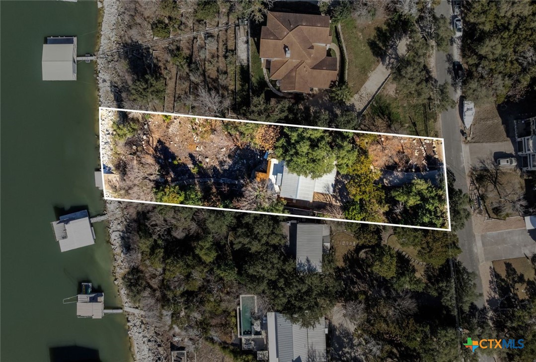 main property photo 28