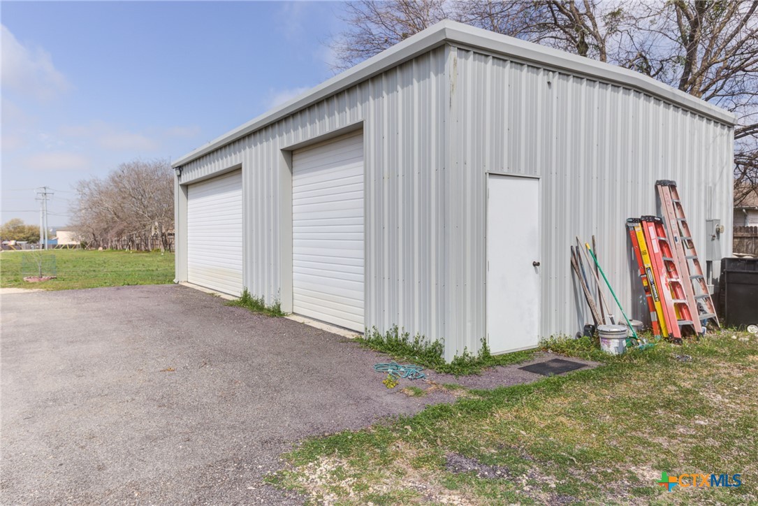 main property photo 8