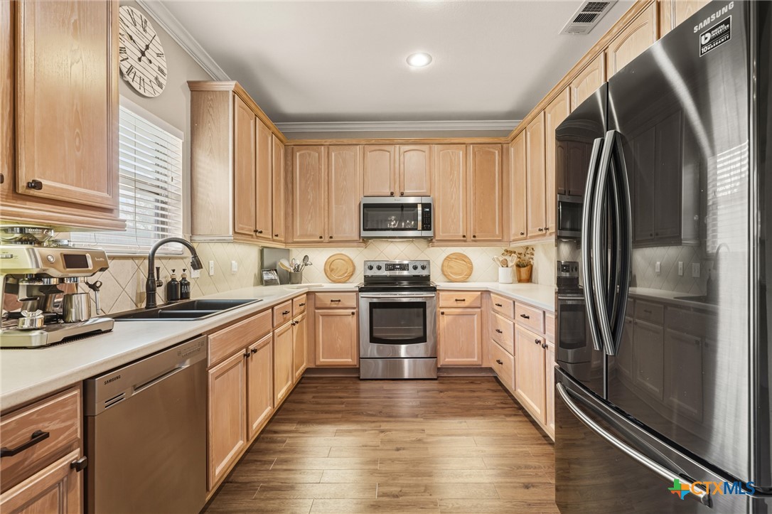 main property photo 17