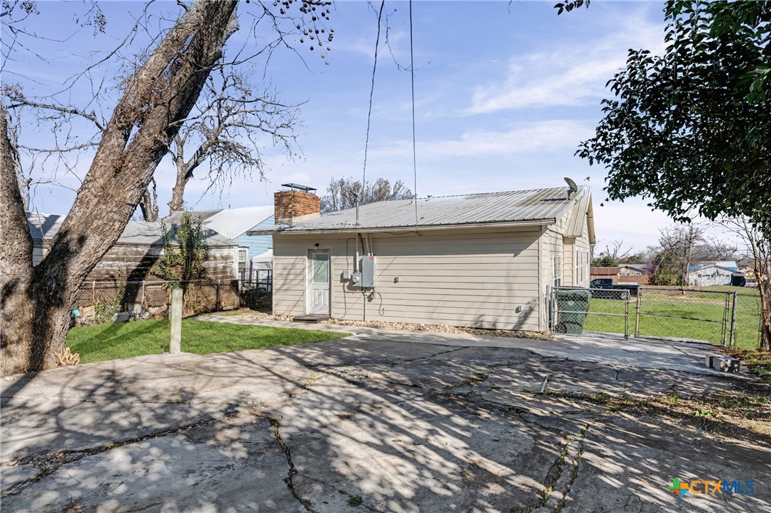 main property photo 29
