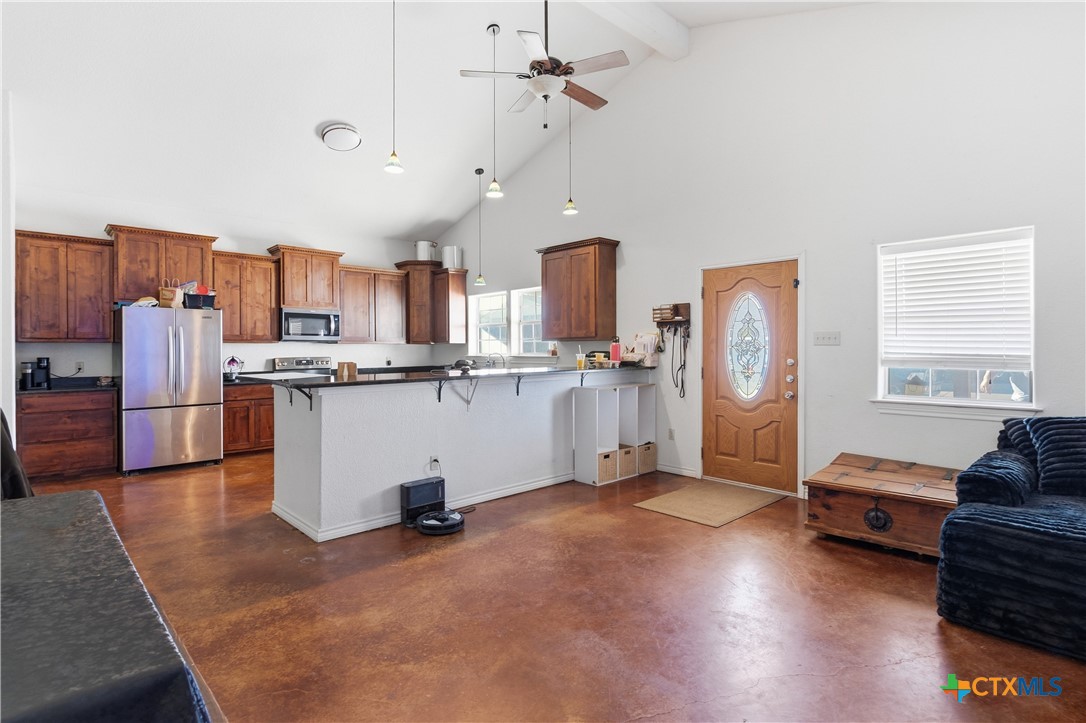 main property photo 11