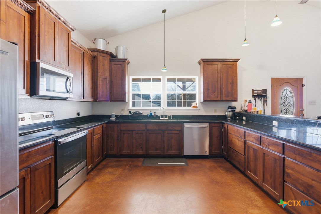 main property photo 16