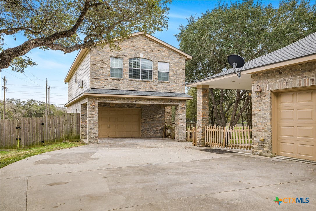 main property photo 8
