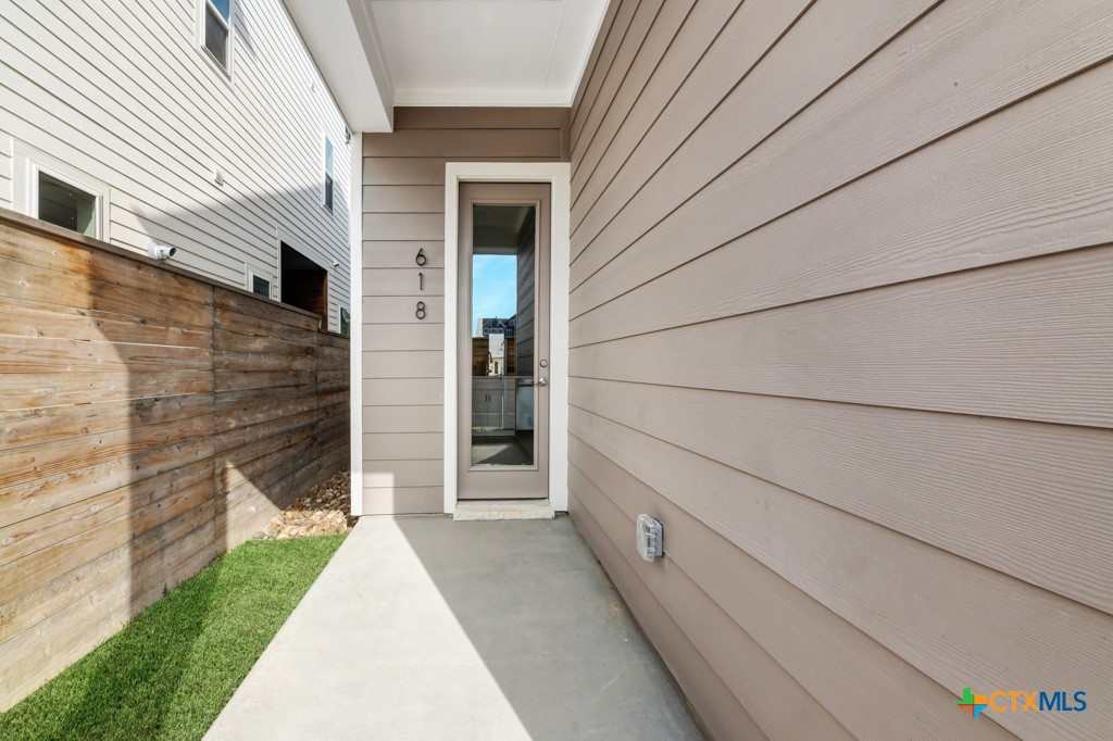main property photo 17