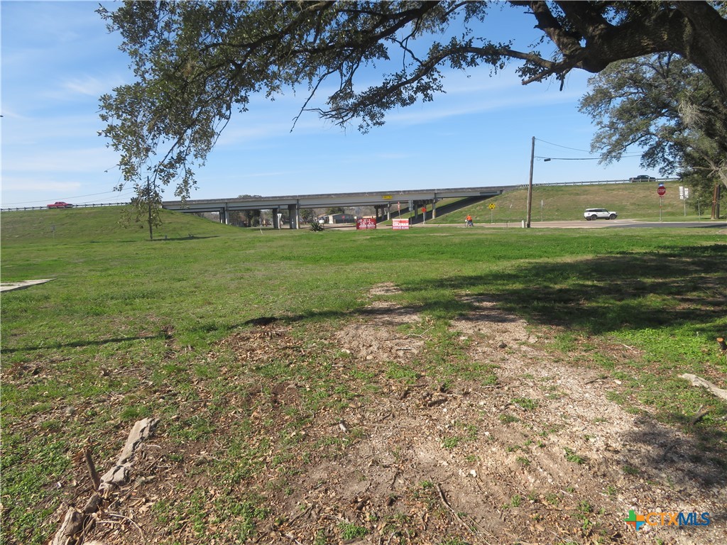main property photo 30