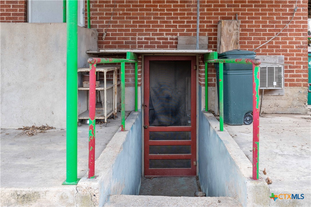 main property photo 16