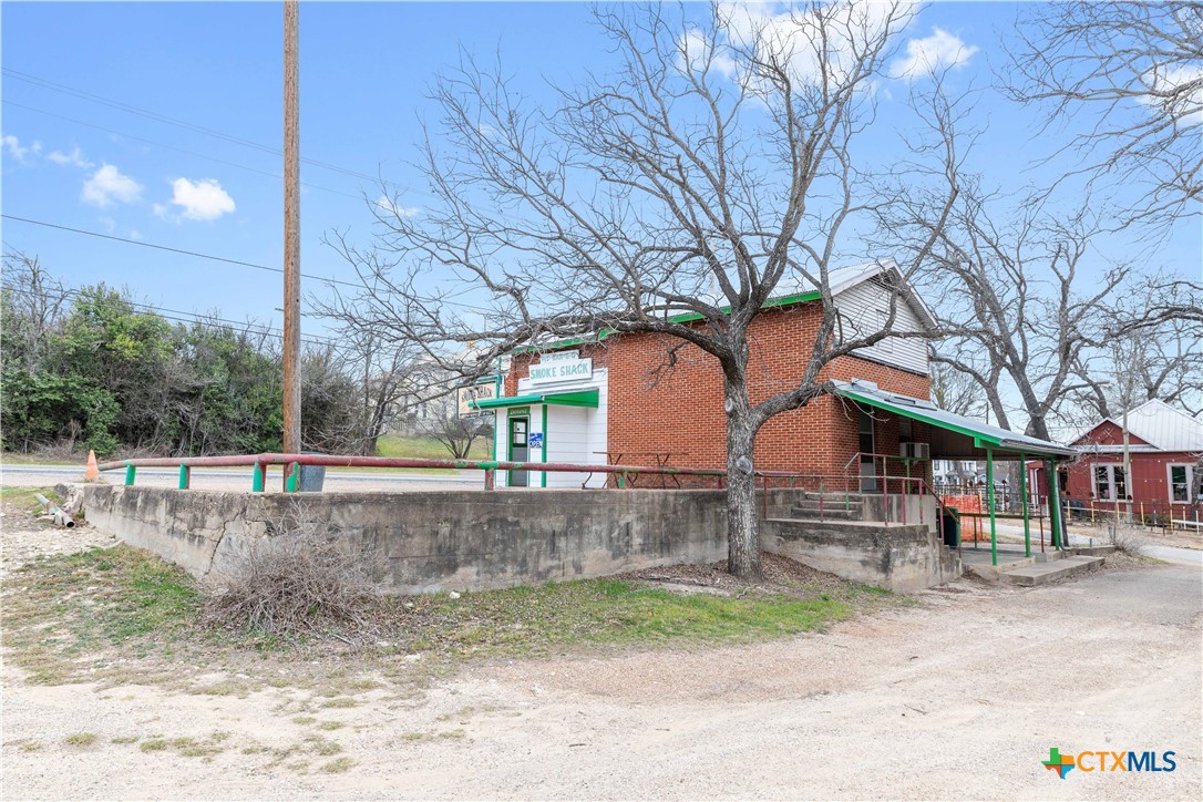 main property photo 28