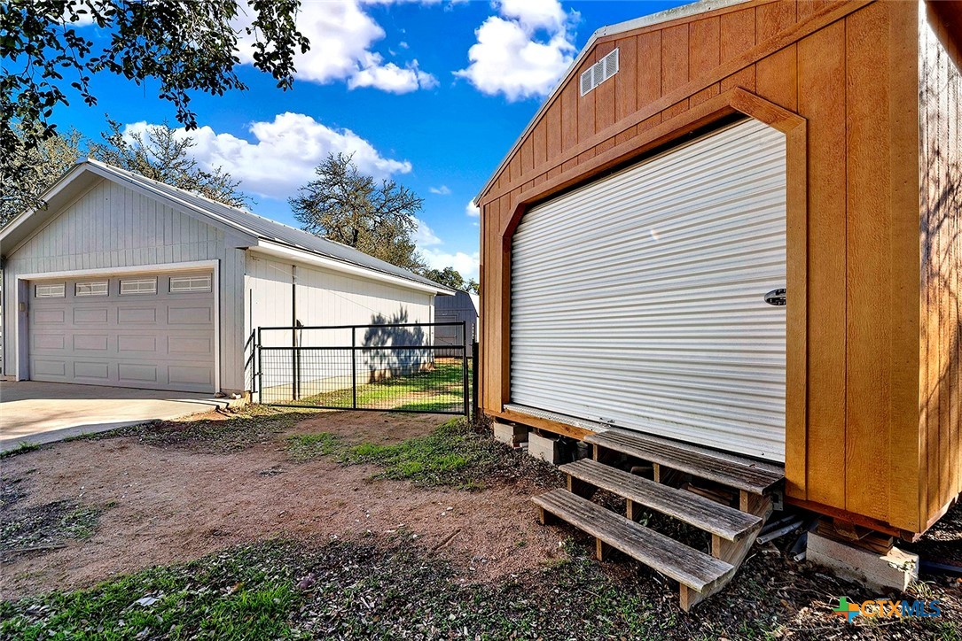 main property photo 39