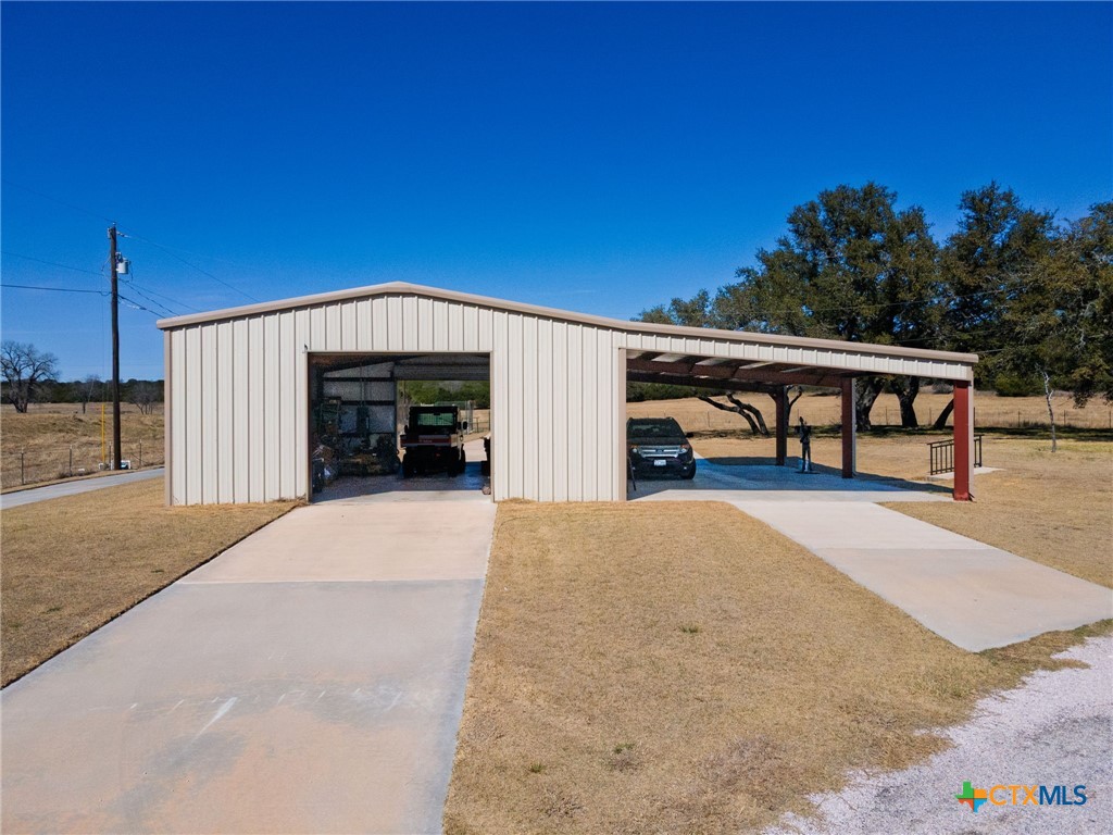main property photo 28
