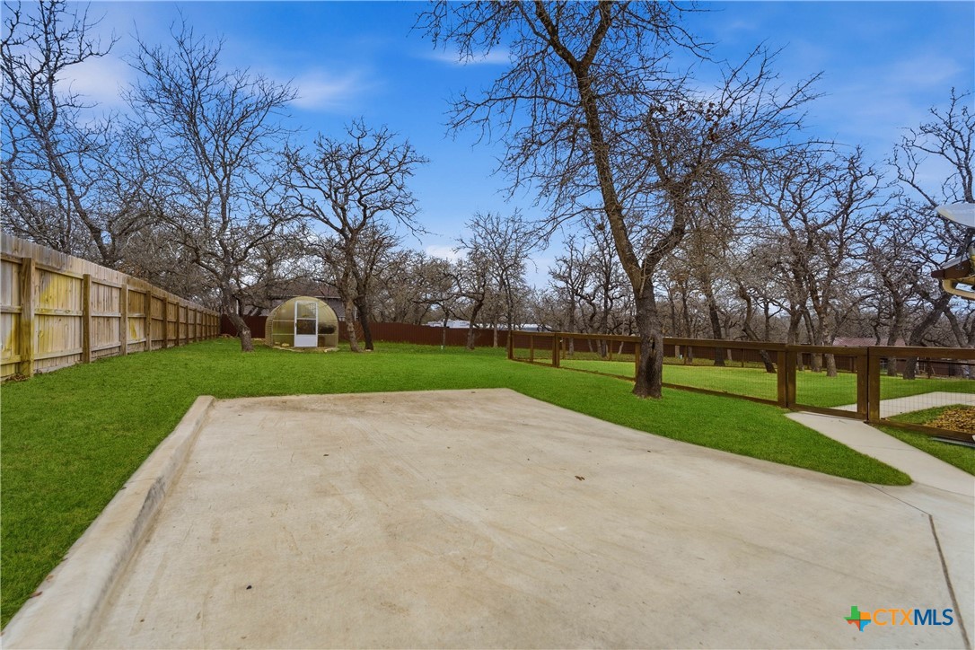 main property photo 9